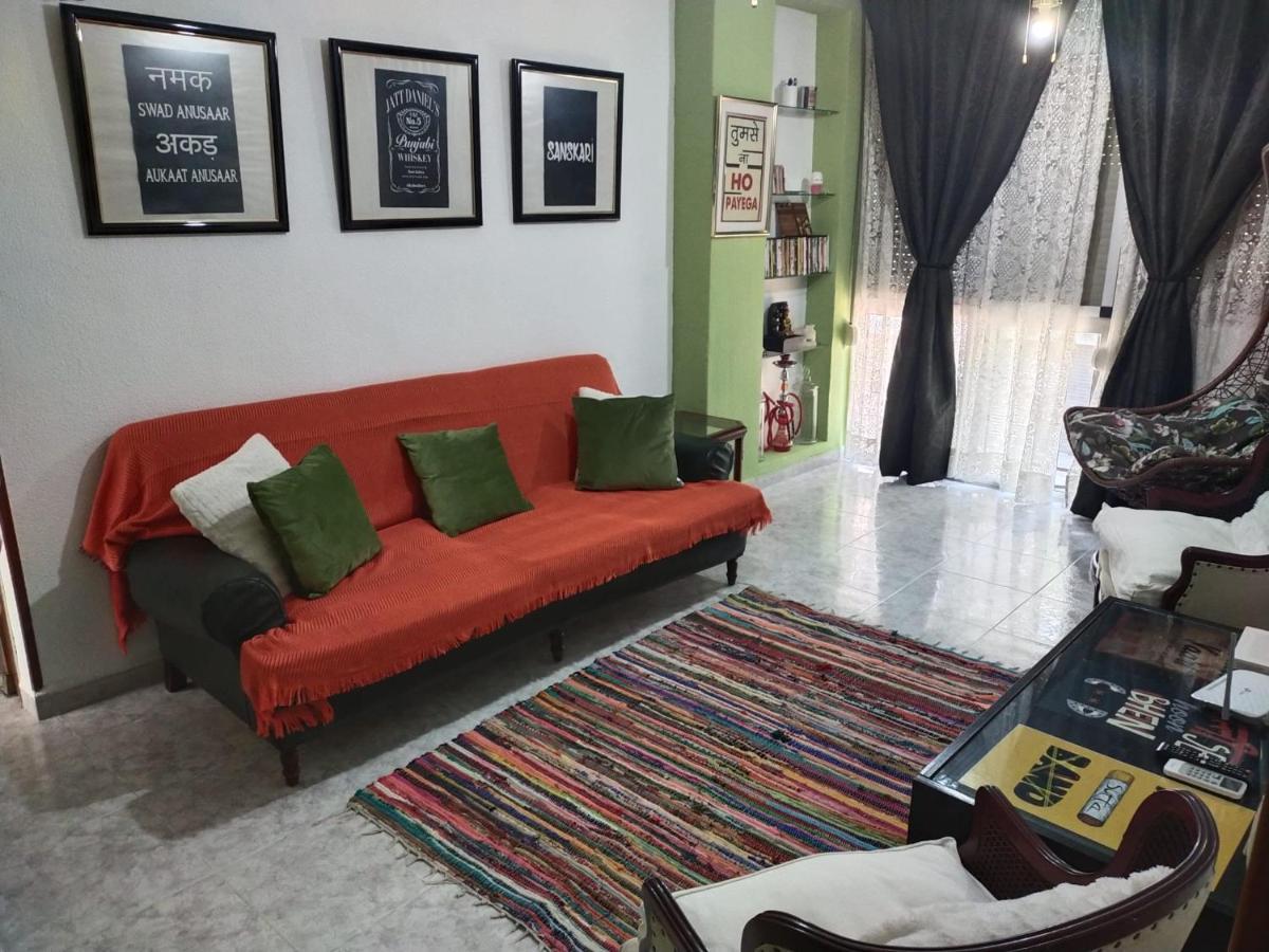 An Indian Bollywood Sevilla Experience - For Families, Couples & Business Trips מראה חיצוני תמונה